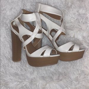 White High heel shoe